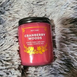 7oz White Barn candle  ranberry Woods